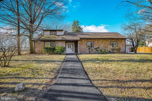 202 E 39th St, WILMINGTON, DE, 19802-2333 | Card Image