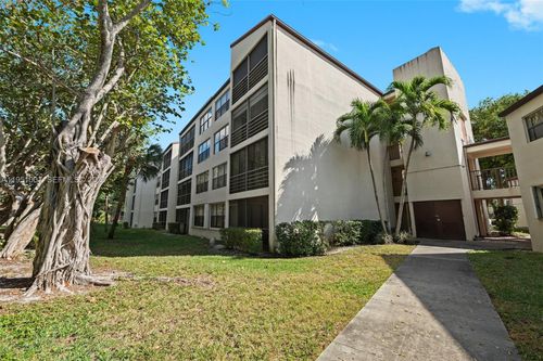 apt-210-2302 S Cypress Bend Dr, Pompano Beach, FL, 33069-4466 | Card Image