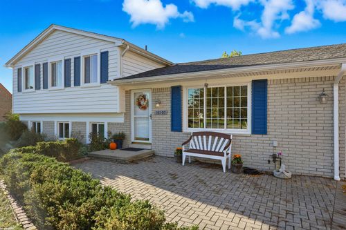 16105 Watson Dr, Macomb, MI, 48044-2591 | Card Image