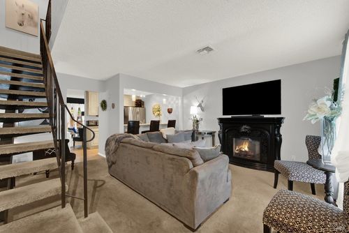 apt-22-490 Edgewood Dr, Vacaville, CA, 95688-3631 | Card Image