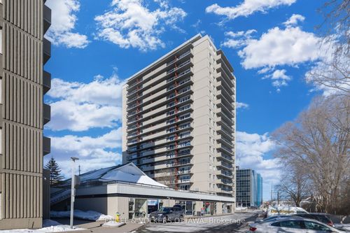 303-158A Mcarthur Avenue, Vanier and Kingsview Park, ON, K1L7E7 | Card Image