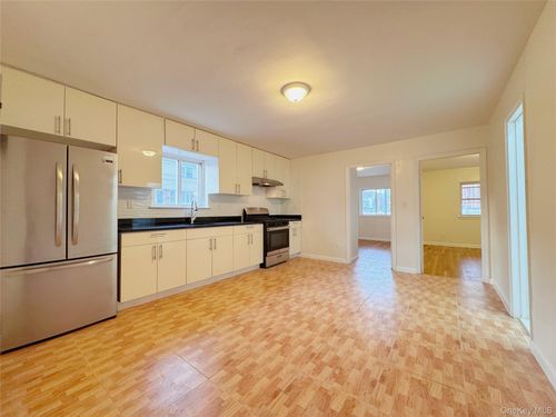 1f-11701 14th Ave, College Point, NY, 11356-1550 | Card Image