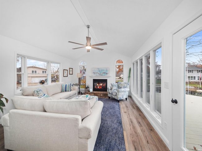 8006 E Cherokee Rd, House other with 3 bedrooms, 2 bathrooms and null parking in Syracuse IN | Image 9