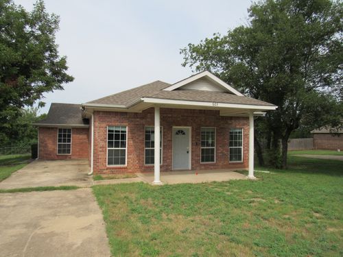 603 N Harrison St, West, TX, 76691-1322 | Card Image