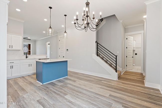24-Eating Area to Kitchen | Image 4