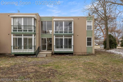 1-33379 Fargo St, Livonia, MI, 48152-1437 | Card Image