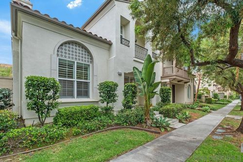 42 Paperwhite, Irvine, CA, 92603-0643 | Card Image