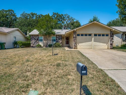 509 Livingston Drive, Hurst, TX, 76053 | Card Image