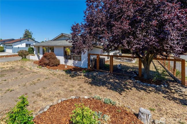 518 E Willow St, House other with 3 bedrooms, 2 bathrooms and 4 parking in Sequim WA | Image 28