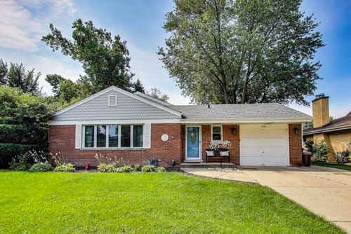 1109 W Pendleton Pl, Mount Prospect, IL, 60056-2952 | Card Image