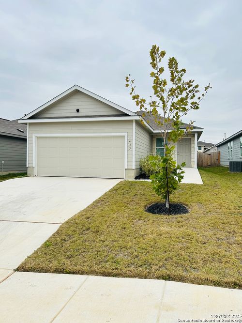 1435 Riojas Rd, San Antonio, TX, 78224-1435 | Card Image