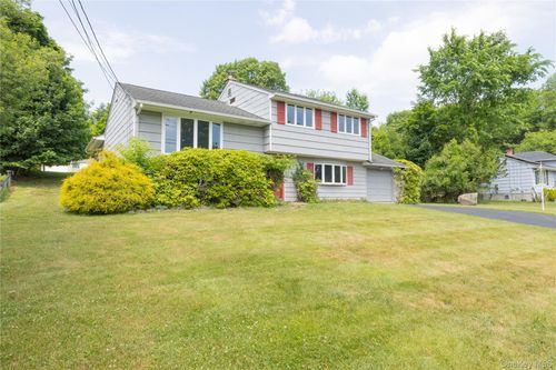 23 Lark St, Pearl River, NY, 10965-2816 | Card Image
