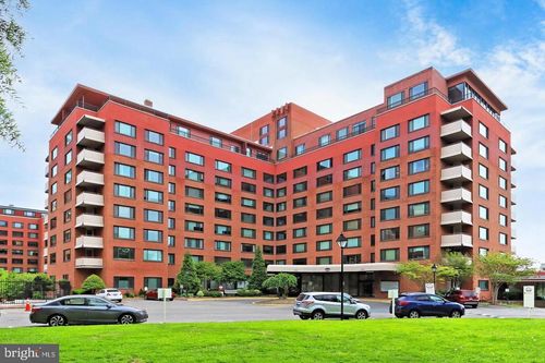 513-1011 Arlington Blvd, ARLINGTON, VA, 22209-2206 | Card Image