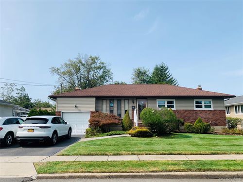 29 Martin Pl, Syosset, NY, 11791-6712 | Card Image