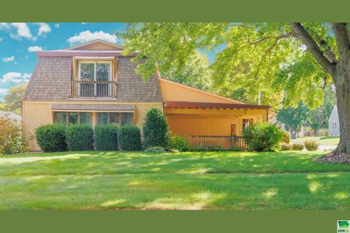 307 9th St Se, Le Mars, IA, 51031-2619 | Card Image