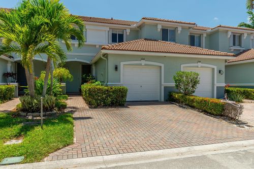 2142 Oakmont Dr, Riviera Beach, FL, 33404-1831 | Card Image