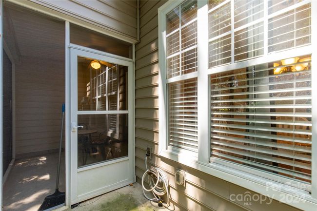 Spacious enough for outdoor seating | Image 26
