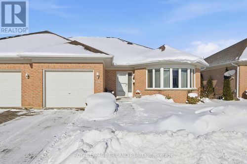 45 Ilderbrook Cir, Ilderton, ON, N0M2A0 | Card Image