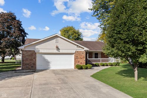 1048 Waterford Dr, Greenwood, IN, 46142-1021 | Card Image