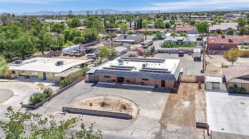 5807 Madre Mesa Dr, Las Vegas, NV, 89108-3633 | Card Image