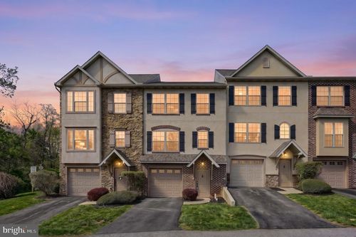 110-110 Valley Dr, Red Lion, PA, 17356-9145 | Card Image