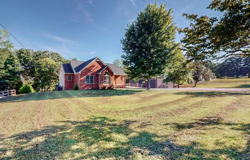 9399 Hi Lo Rd, Bon Aqua, TN, 37025-1521 | Card Image