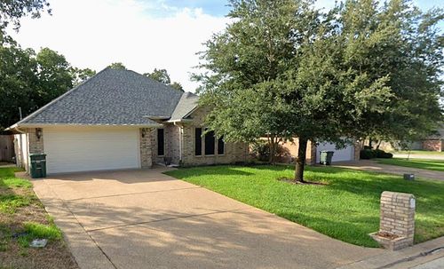 1802 White Stone Dr, Bryan, TX, 77807-2623 | Card Image