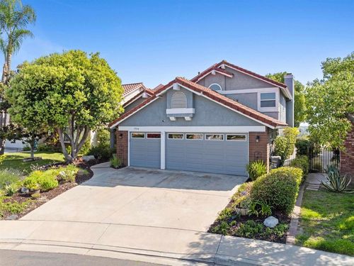 1954 Vineyard Ave, Vista, CA, 92081-5322 | Card Image