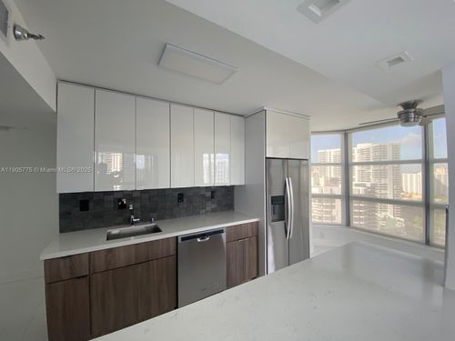 apt-2306-19101 Mystic Pointe Dr, Aventura, FL, 33180-4520 | Card Image