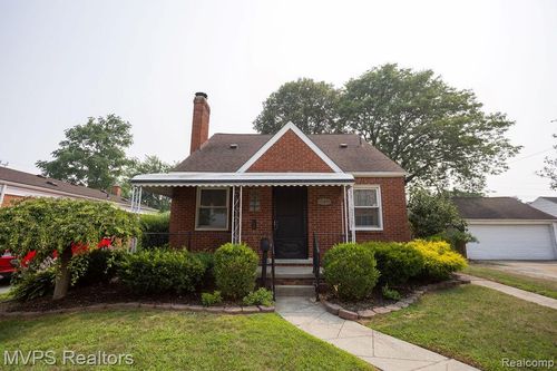 15490 Couzens Ave, Eastpointe, MI, 48021-2266 | Card Image