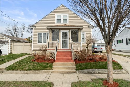 11 La Salle Dr, Providence, RI, 02908-2208 | Card Image