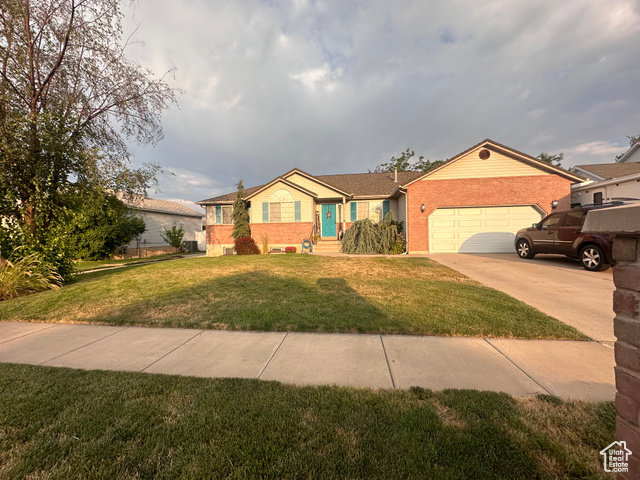 Evalin Cir, Syracuse, UT 84075