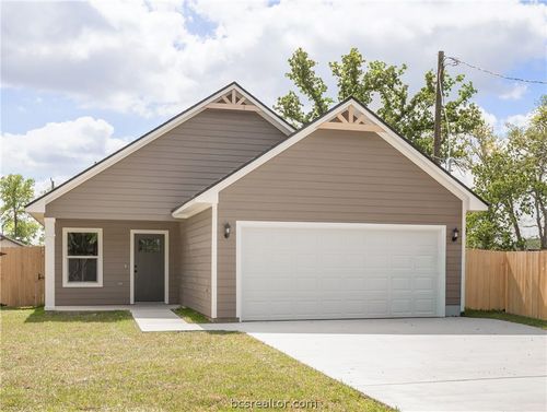 905B W Virginia St, Navasota, TX, 77868-3405 | Card Image
