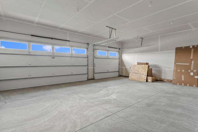 Oversized Garage | Image 57