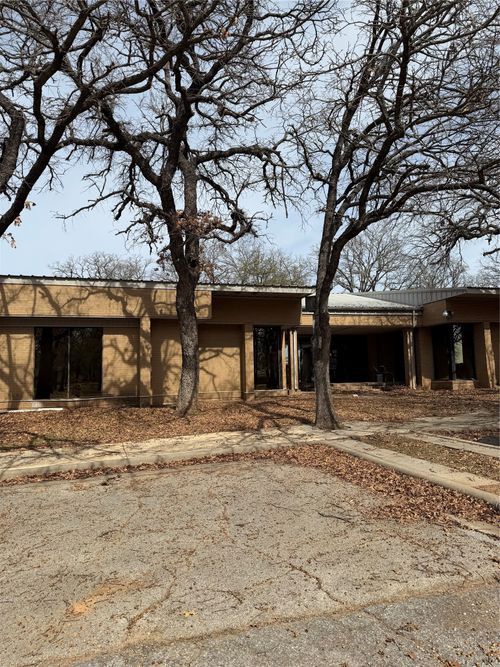 306 Us Highway 380, Bridgeport, TX, 76426-2243 | Card Image