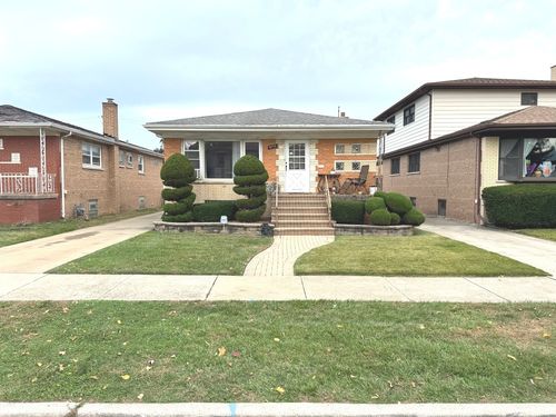 8737 S Richmond Ave, Evergreen Park, IL, 60805-1047 | Card Image