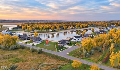 2000 Larson Rd, Bismarck, ND, 58504-8945 | Card Image