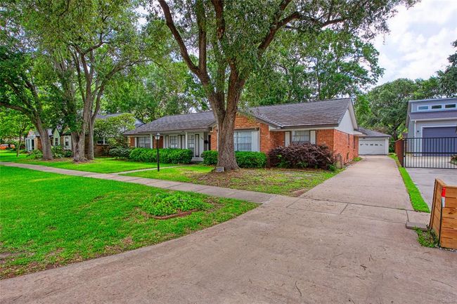 2010 Oceanview Dr, House other with 3 bedrooms, 2 bathrooms and 2 parking in Seabrook TX | Image 21