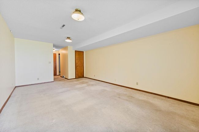 25 Family room_lower.jpg | Image 21