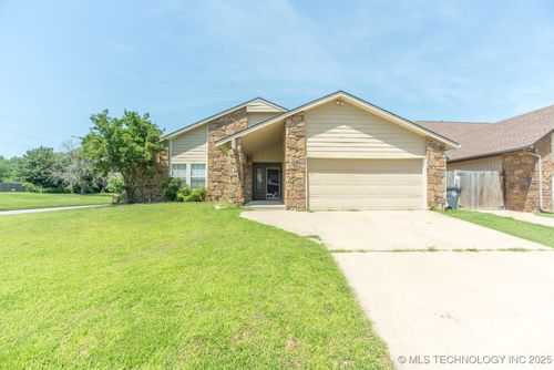 7426 89th East Ave, Tulsa, OK, 74133-3127 | Card Image
