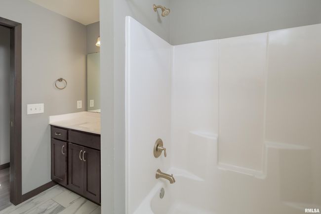UNIT-201 - 440 E Franklin St, Condo with 2 bedrooms, 2 bathrooms and null parking in Eldridge IA | Image 19