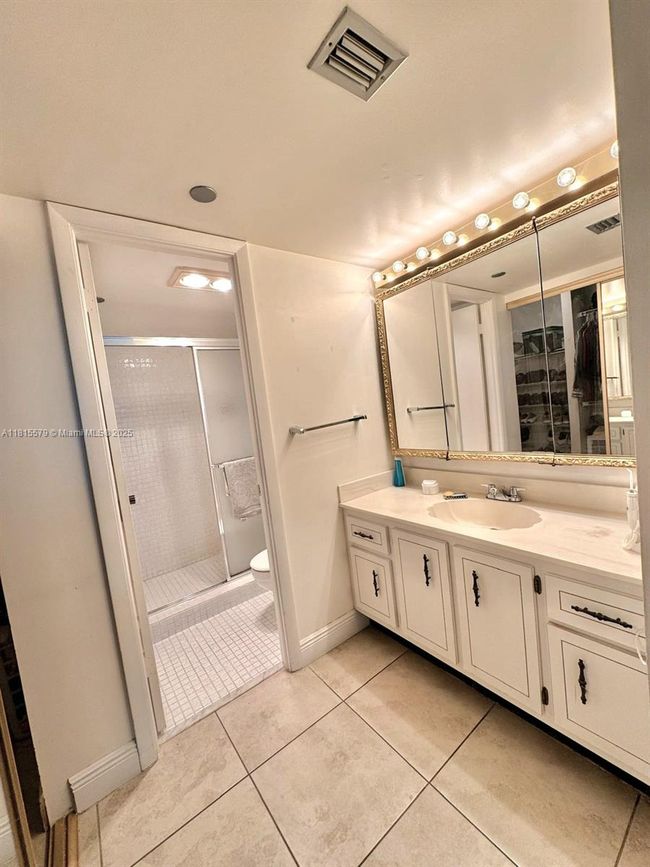 APT-712 - 1100 Saint Charles Pl, Condo with 2 bedrooms, 2 bathrooms and null parking in Pembroke Pines FL | Image 13
