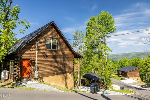 3107 Donegal Way, Sevierville, TN, 37862 | Card Image