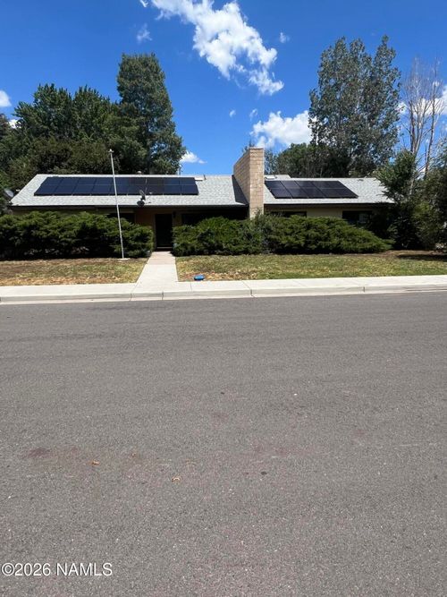 906 N Navajo Dr, Flagstaff, AZ, 86001-1530 | Card Image