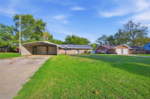 900 S Oliphant St, Holdenville, OK, 74848-3809 | Card Image