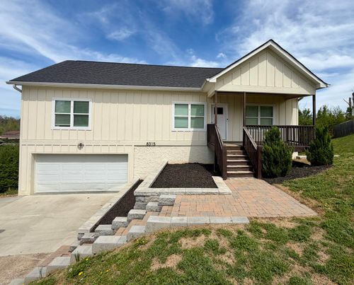 8315 Harvest Oak Ln, Chattanooga, TN, 37421-1237 | Card Image