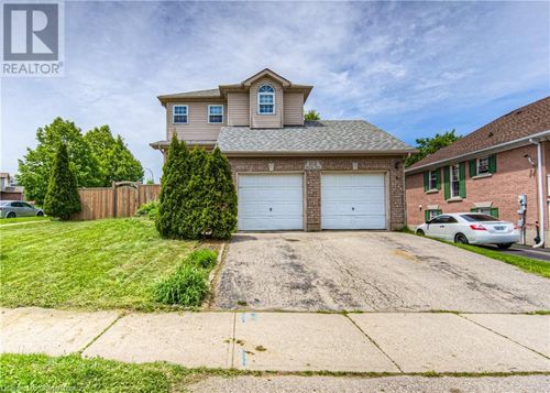 112 Milfoil Cres, Kitchener, ON, N2E3L3 | Card Image