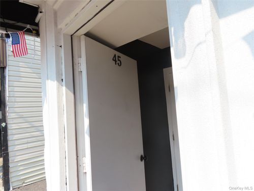 2nd-fl-45 Deer Park Ave, Babylon, NY, 11702-2840 | Card Image