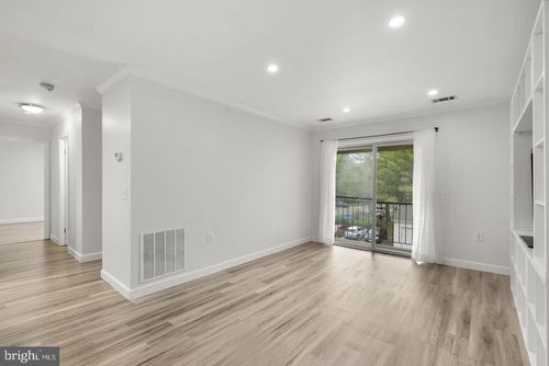 304-18328 Streamside Dr, GAITHERSBURG, MD, 20879-5230 | Card Image