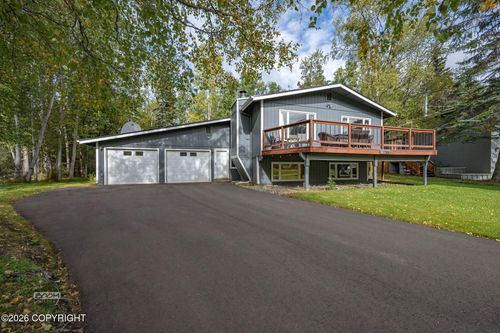 19705 Shumagin Cir, Eagle River, AK, 99577-8730 | Card Image
